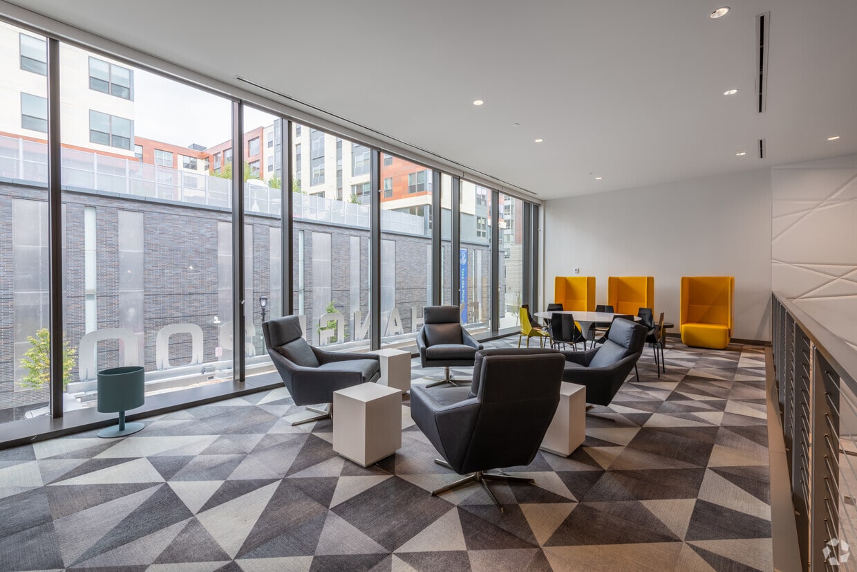 200 Exchange Interior Photo (9)